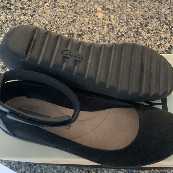 Black suede and leather women’s Clark shoes with Velcro ankle strap 10M - Picture 2 of 4